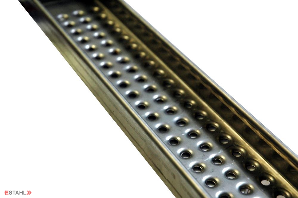 Marche d'escalier de piscine V4A 530 x 70 x 26 mm pour tube Ø 40 mm inférieur à 15°