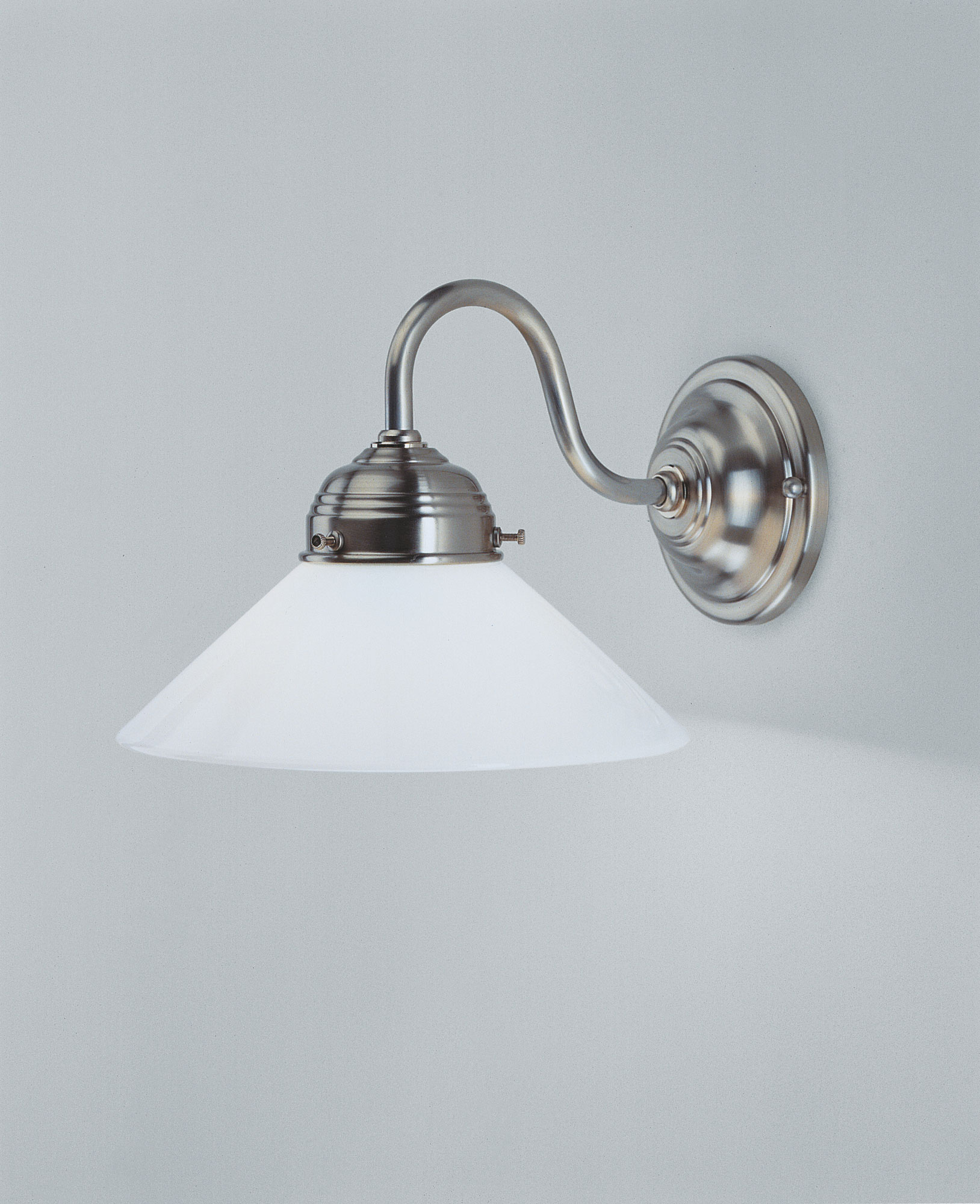 Wandleuchte A7-17 op N