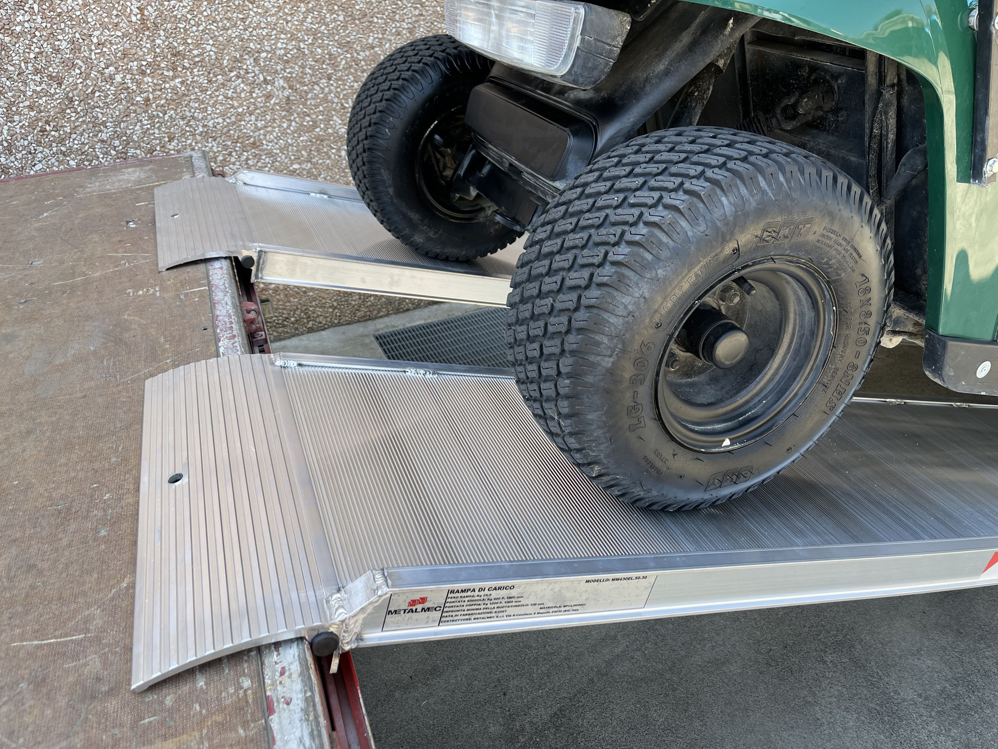 Rampe pour charges lourdes avec rebord - longueur 1591 mm