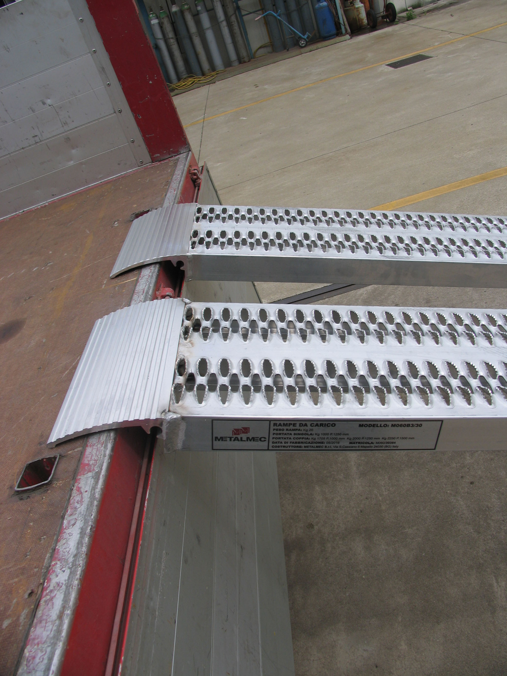 1 paire de rampes de chargement avec gripp - longueur 2000 mm