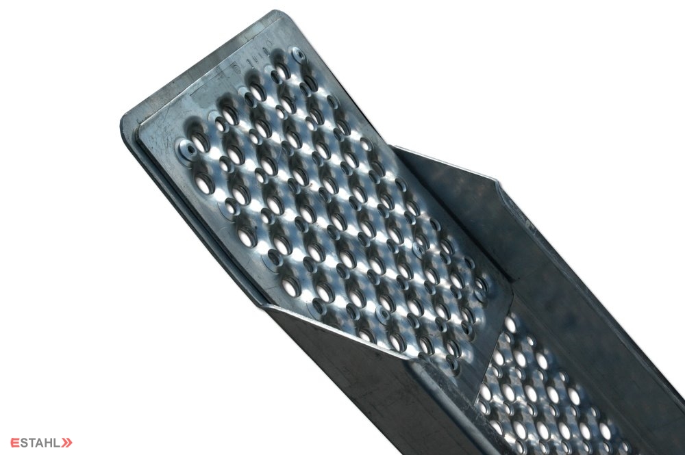 1 pair of lightweight ramps, curved design, length 2500 mm