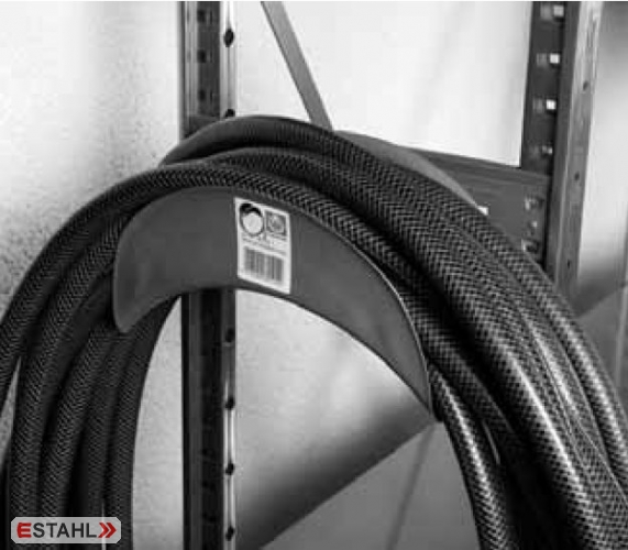 Schlauchhalter für 300 mm Regaltiefe