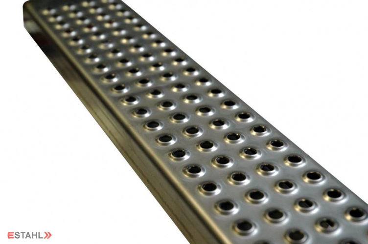Marche d'escalier de piscine V4A 530 x 70 x 26 mm pour tube Ø 40 mm inférieur à 15°