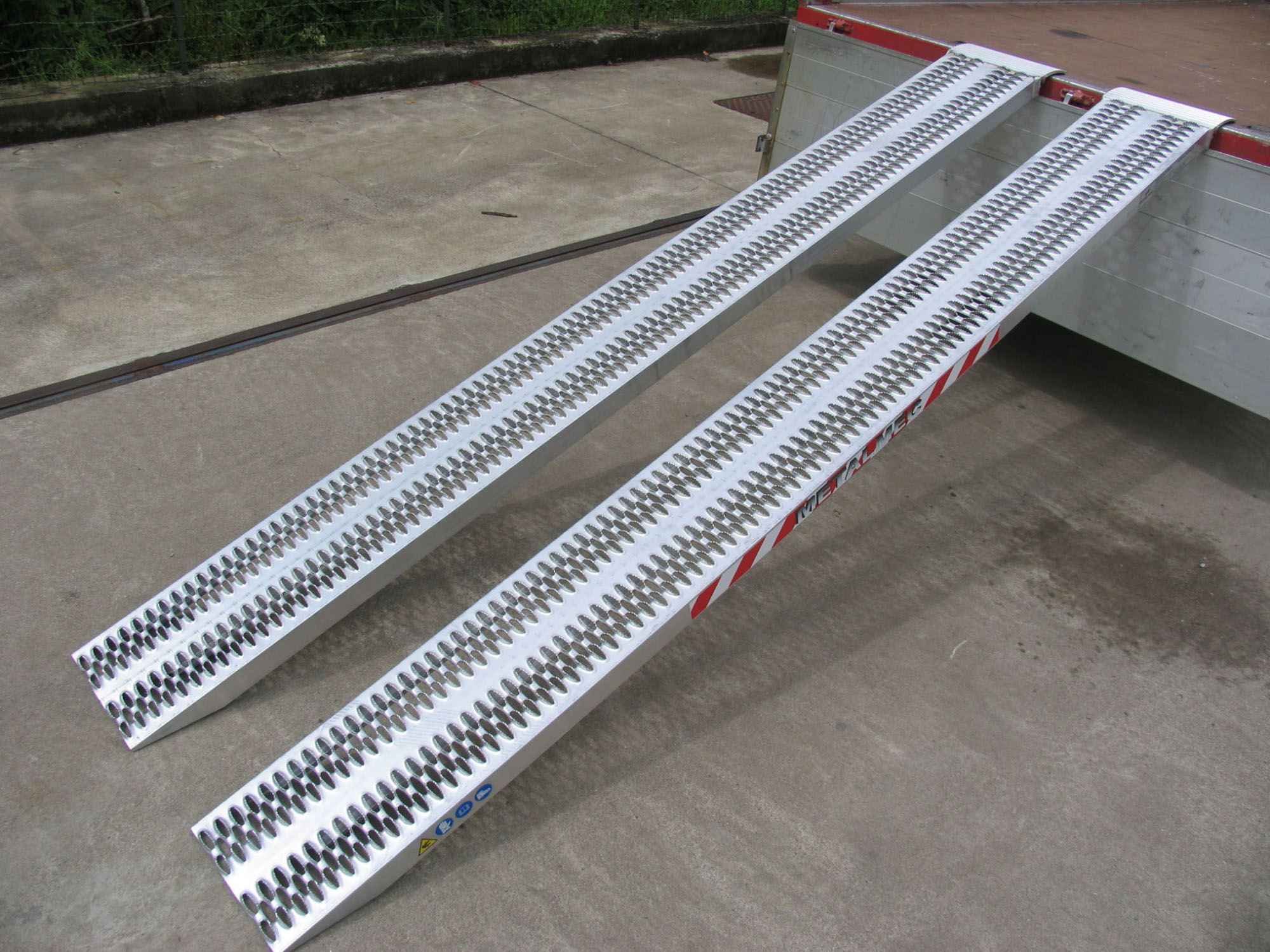 1 paire de rampes de chargement avec gripp - longueur 2000 mm