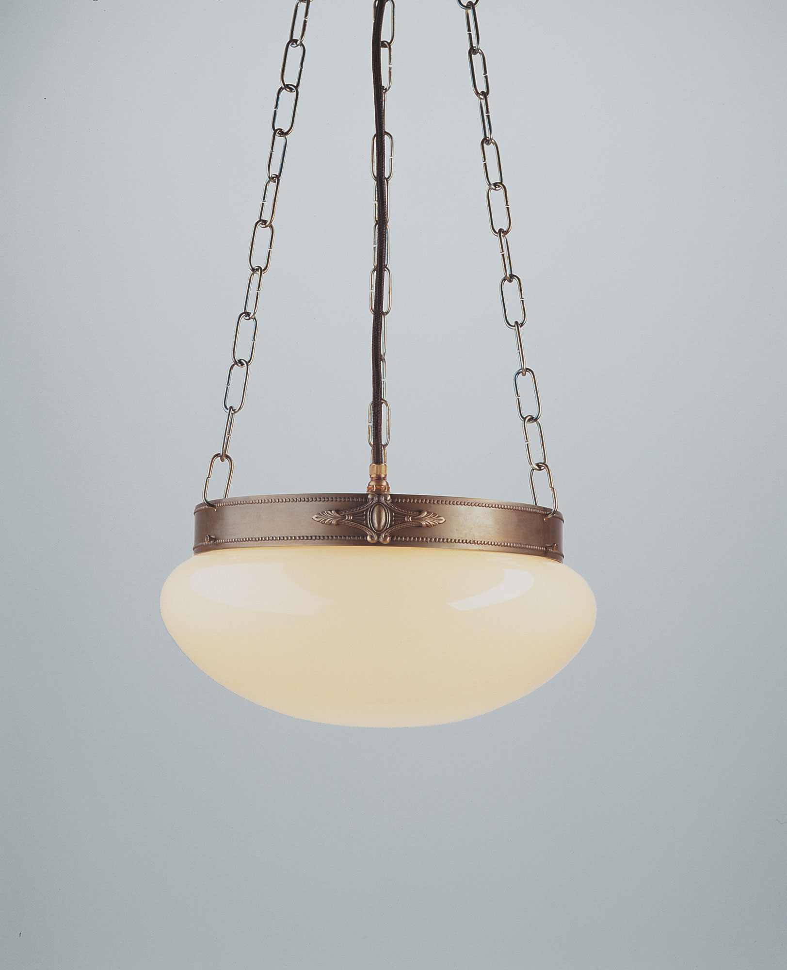 Kettenpendelleuchte D73-125 eb B