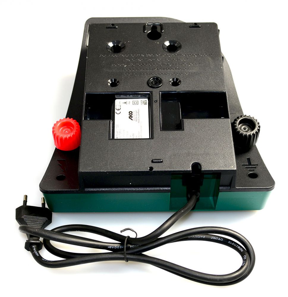 Surge generator for electric pigeon defence
