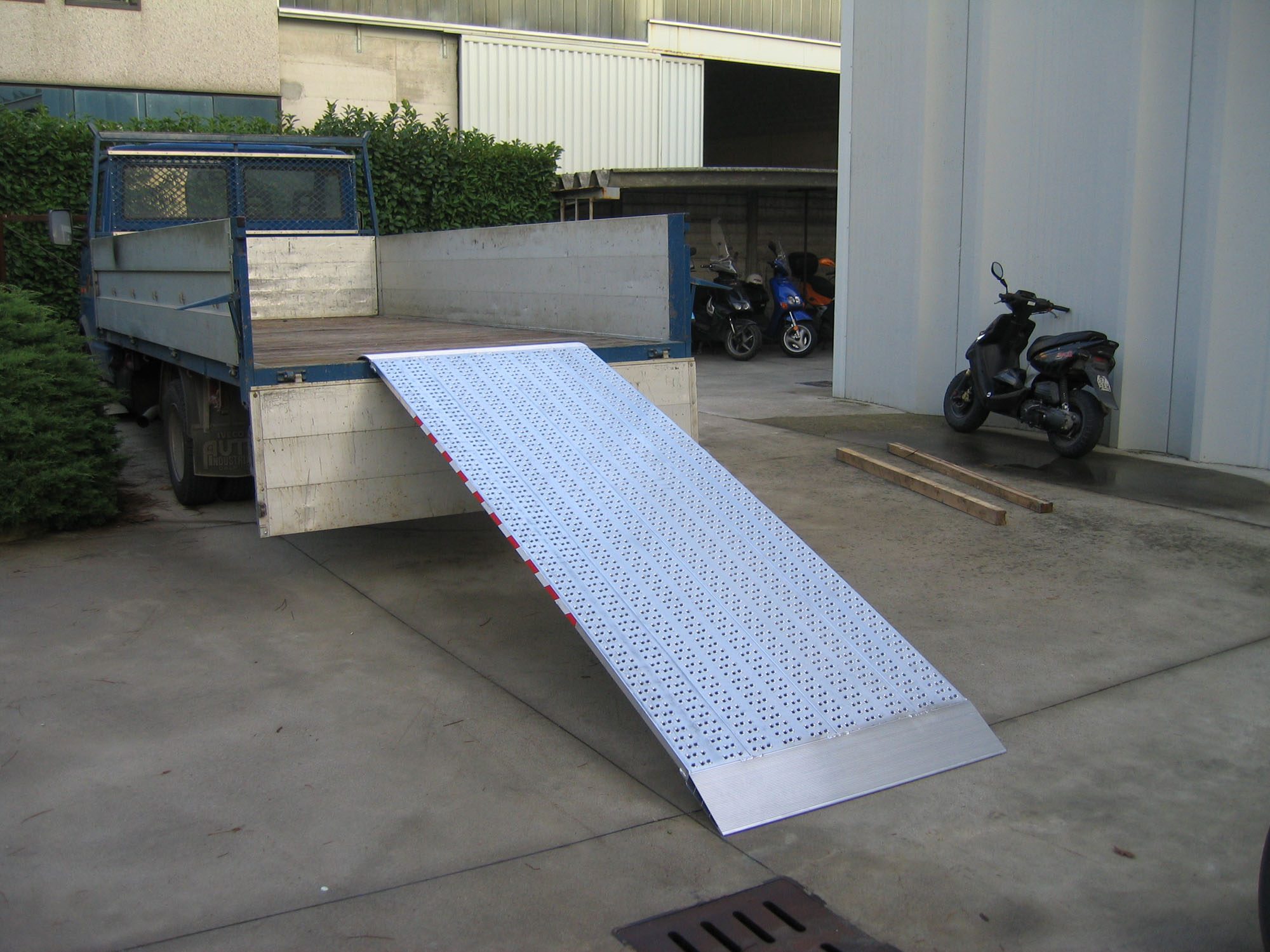 1 paire de rampes sans rebord, longueur 2000 mm, largeur 615 mm